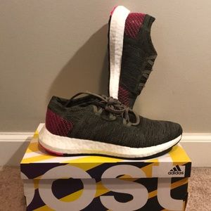 ✨Size 4.5 (Kids) Pure Boost Go J Green and Pink